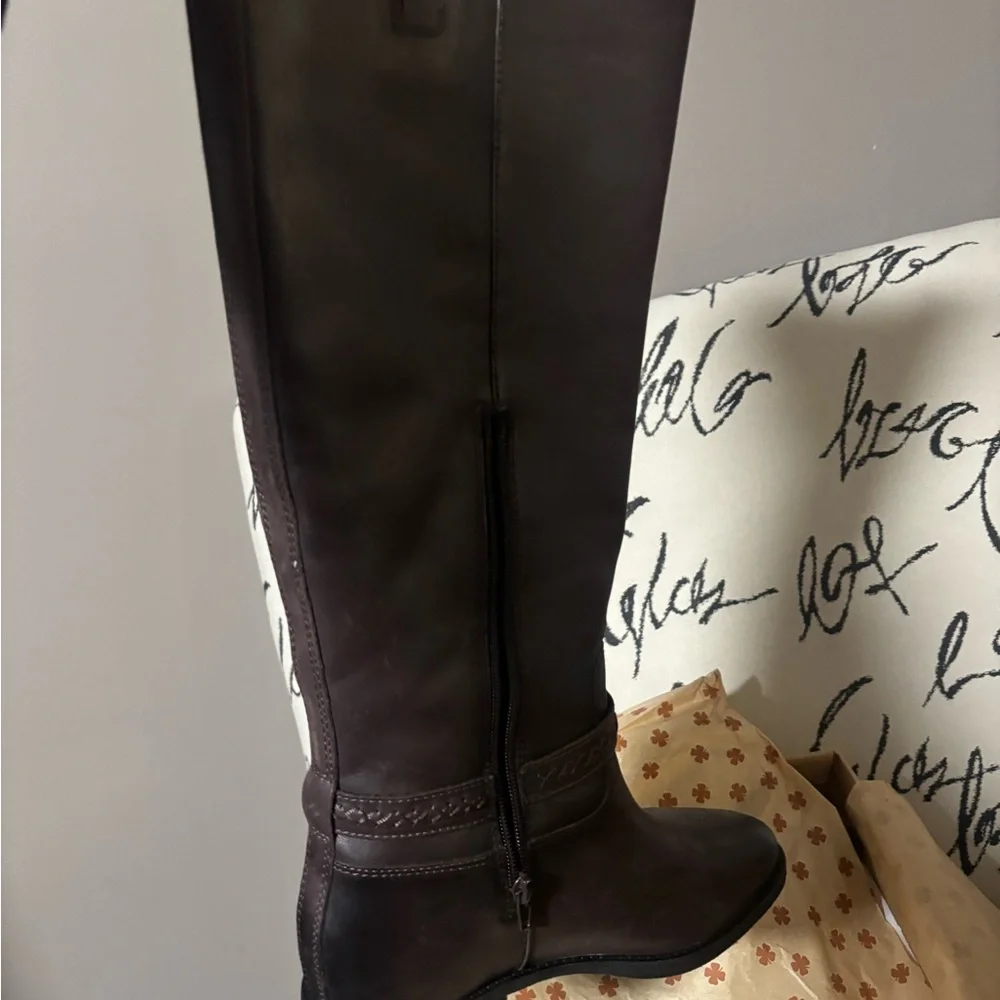 Lucky Brand stride confidence