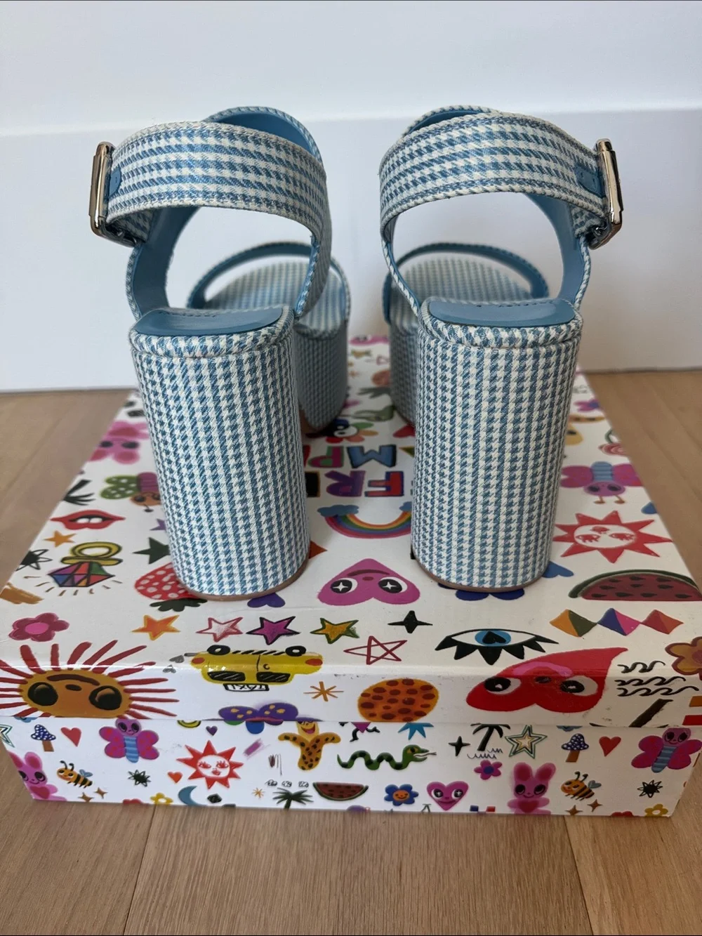N/A jeffrey campbell