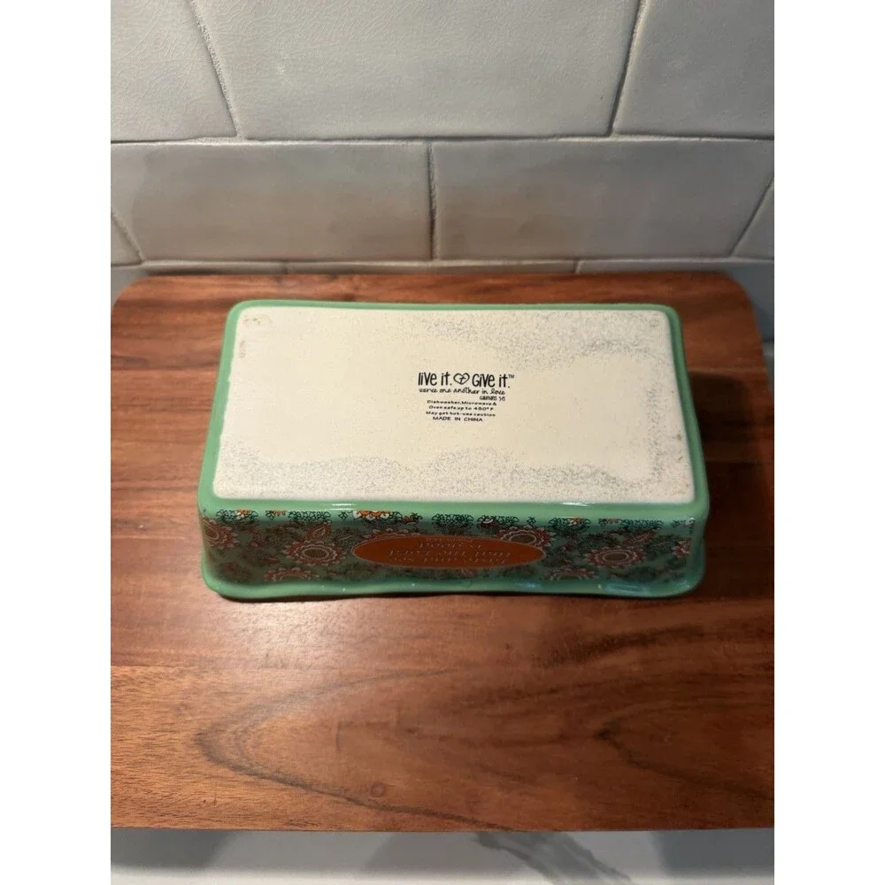 Unbranded ceramic bread