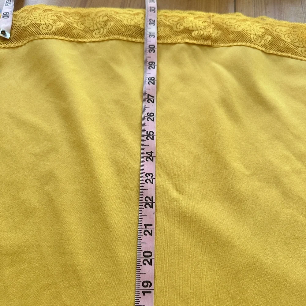 N/A vintage round