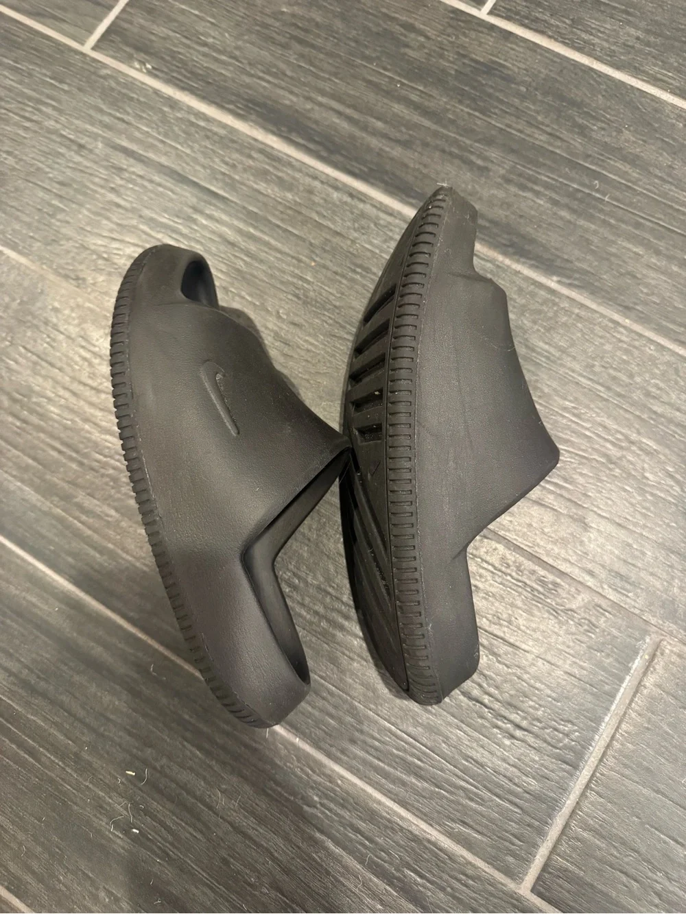 Nike lightweight slip