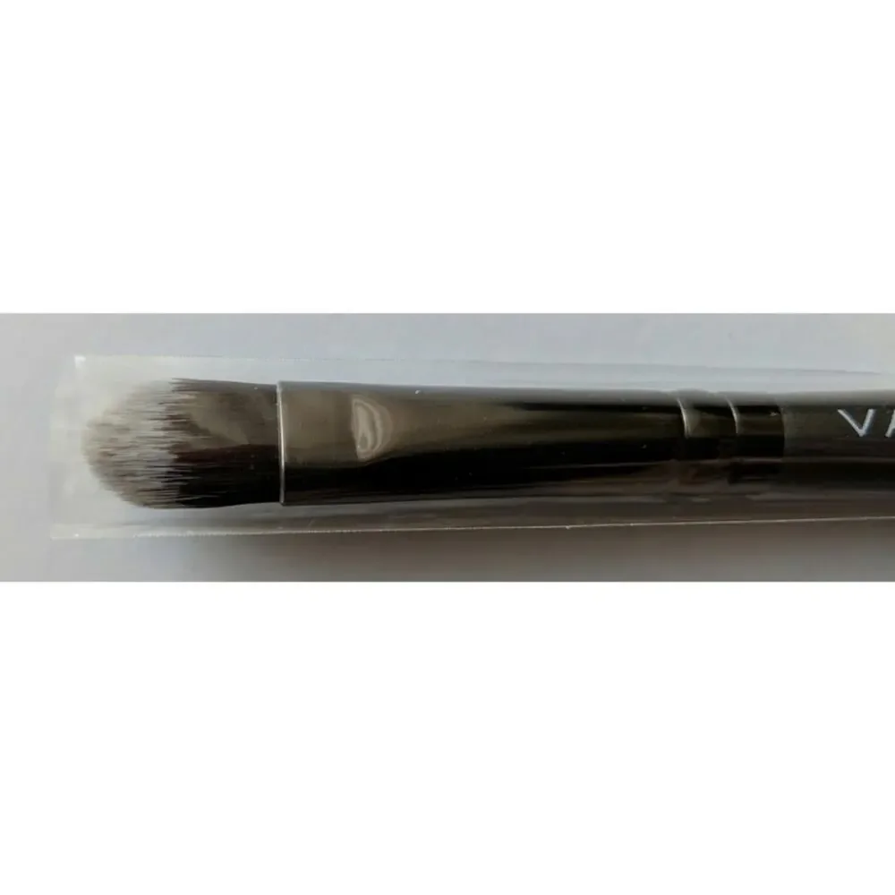 Vasanti Cosmetics Eyeshadow Brush - NIP