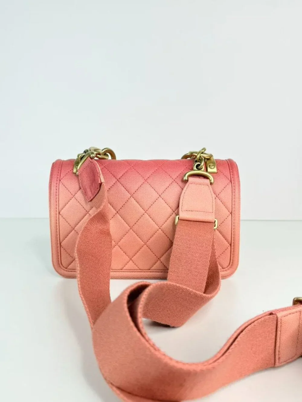 CHANEL creases minor