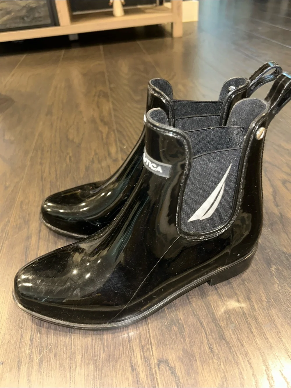 Nautica sleek glossy
