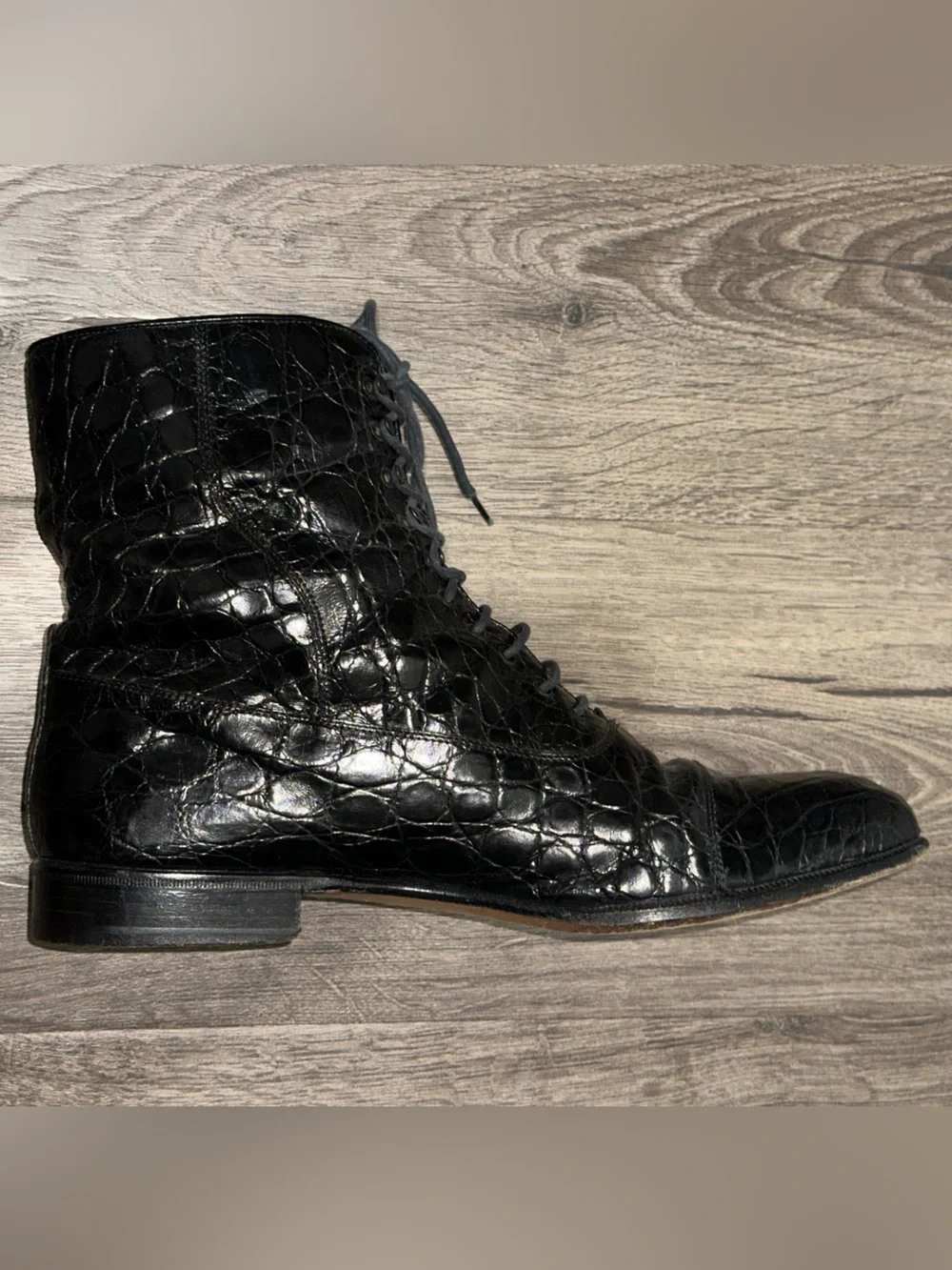 Gucci rare pair
