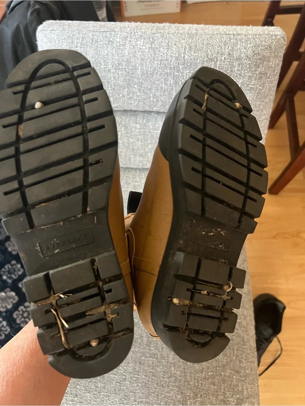 Everlane soles finger