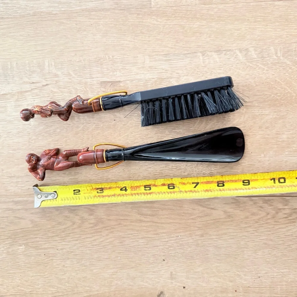 Vintage 1950-60s Cloth Shoe Brush &‎ Shoe Horn Set, Football Player, Quarterback