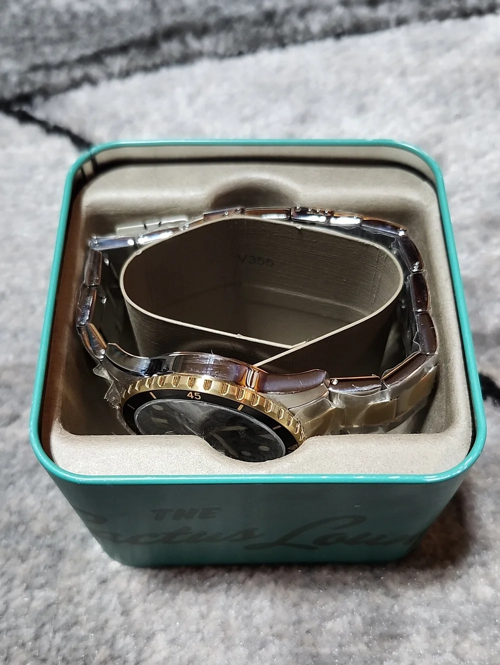 Fossil blue dive