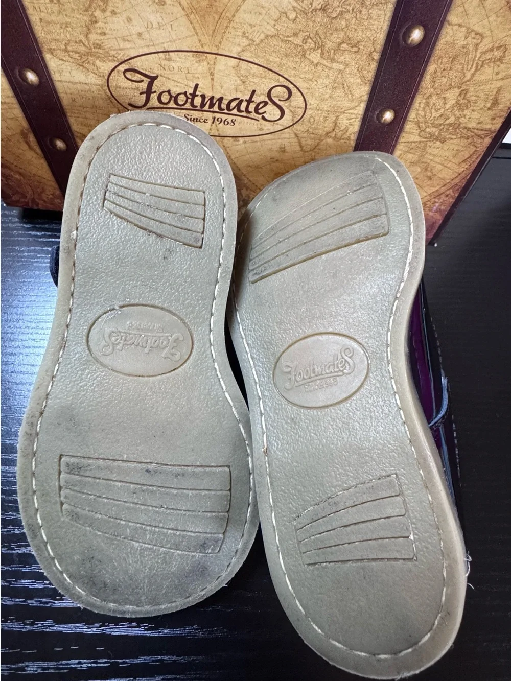 FootMates glossy patent