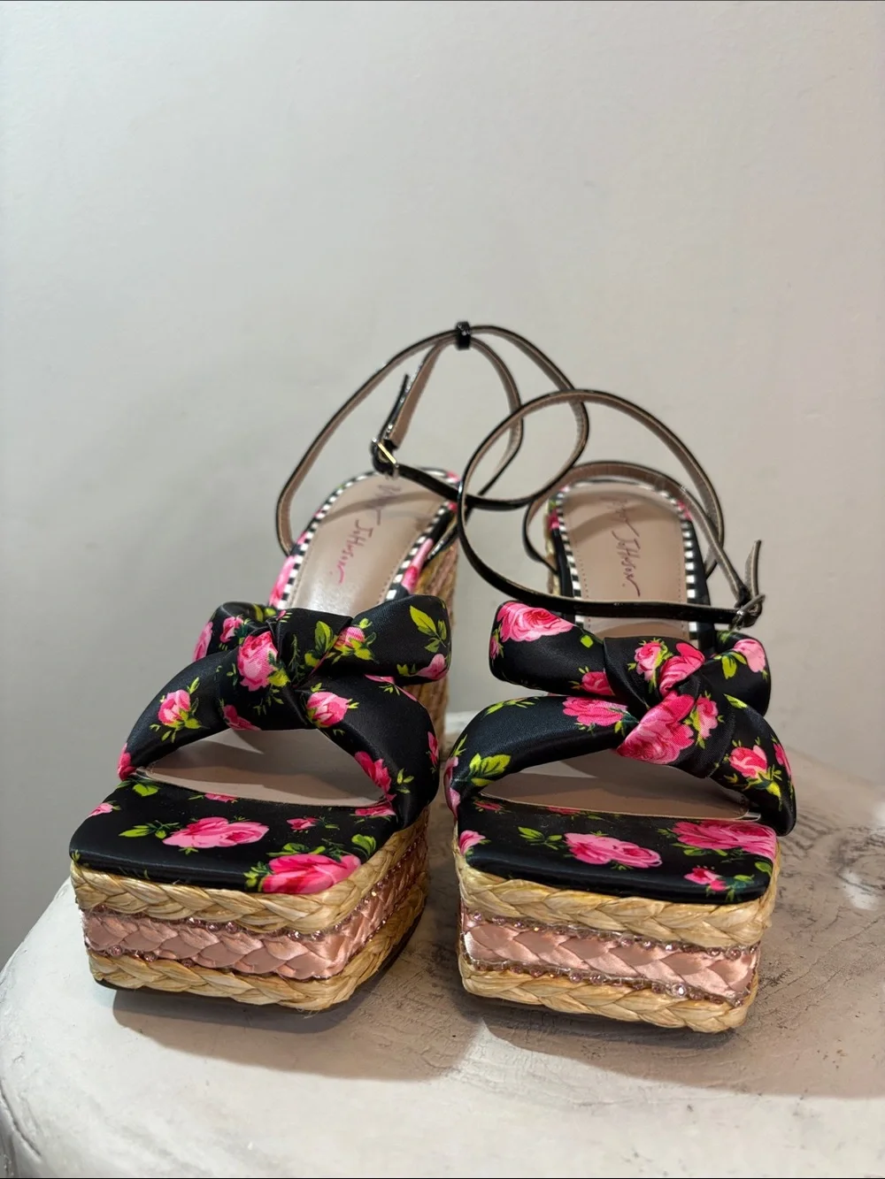 Betsey Johnson girl throwback euc