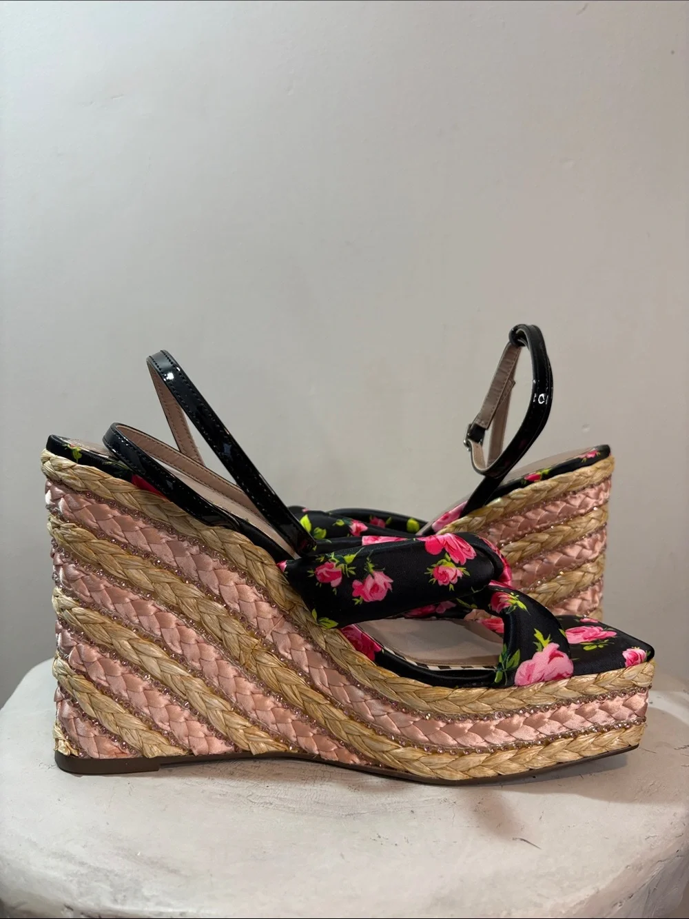 Betsey Johnson girl size euc