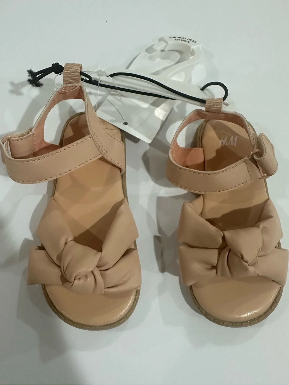 H&M Toddler Neutral Knot-Front Sandals in Beige
