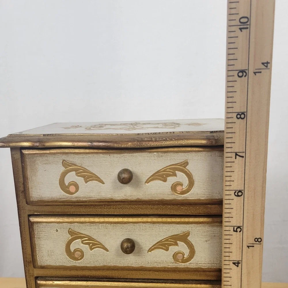 The Unbranded Brand vintage florentine