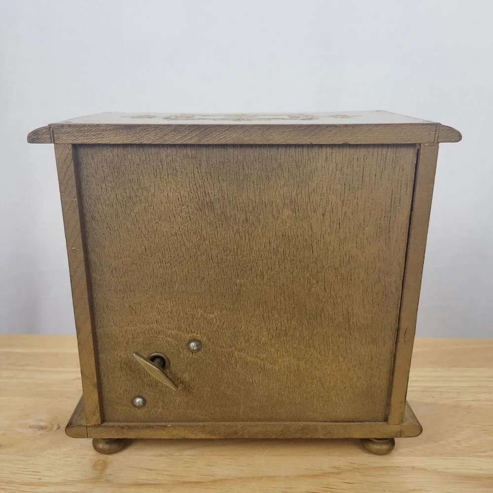 The Unbranded Brand vintage florentine