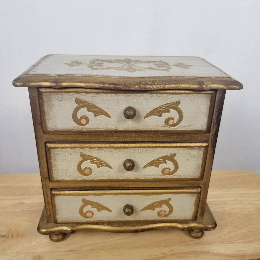 The Unbranded Brand vintage florentine