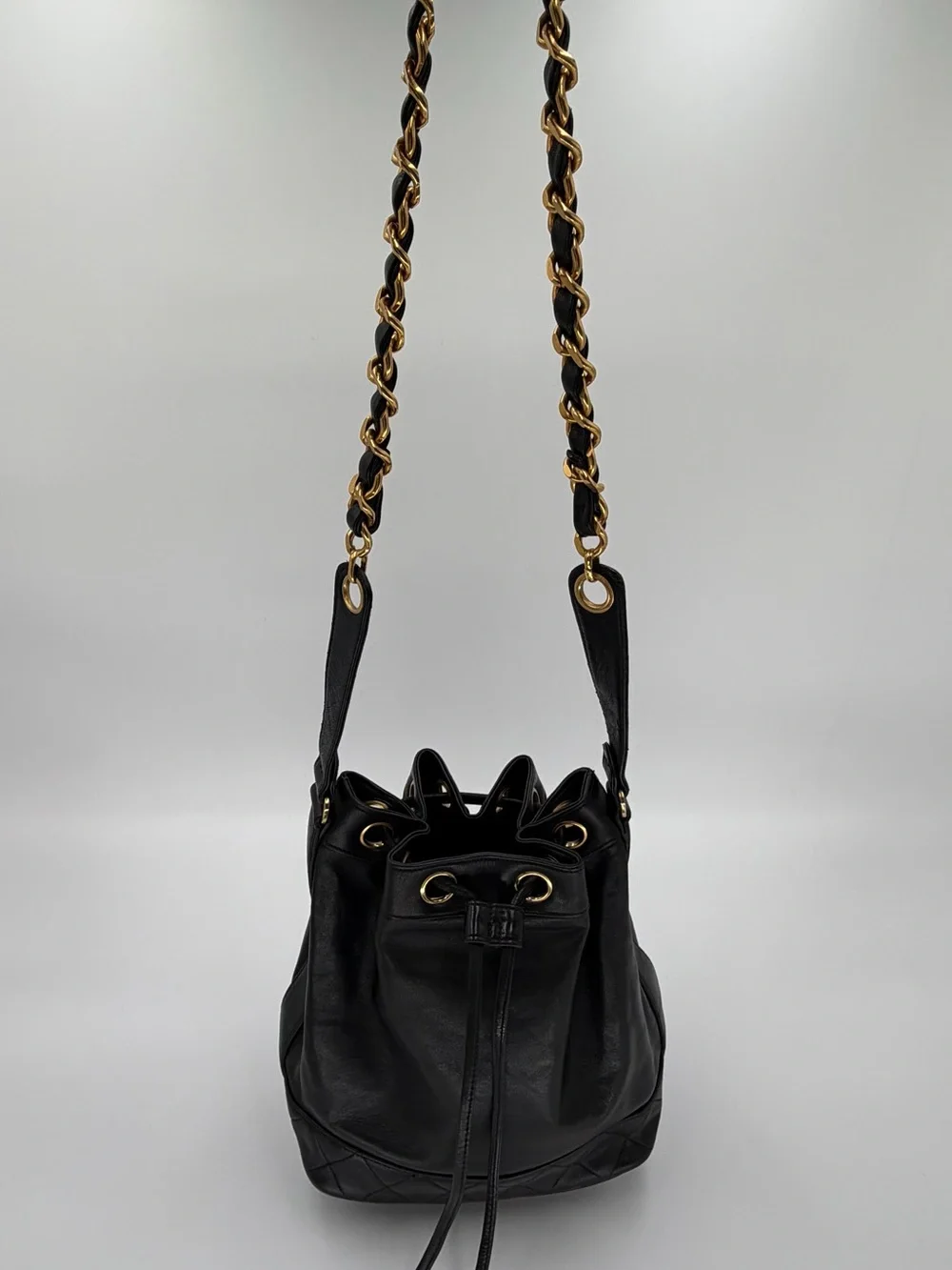🖤💛CHANEL Black Lambskin Bucket Bag with Gold Chain W/Dust Bag and Entrupy COA