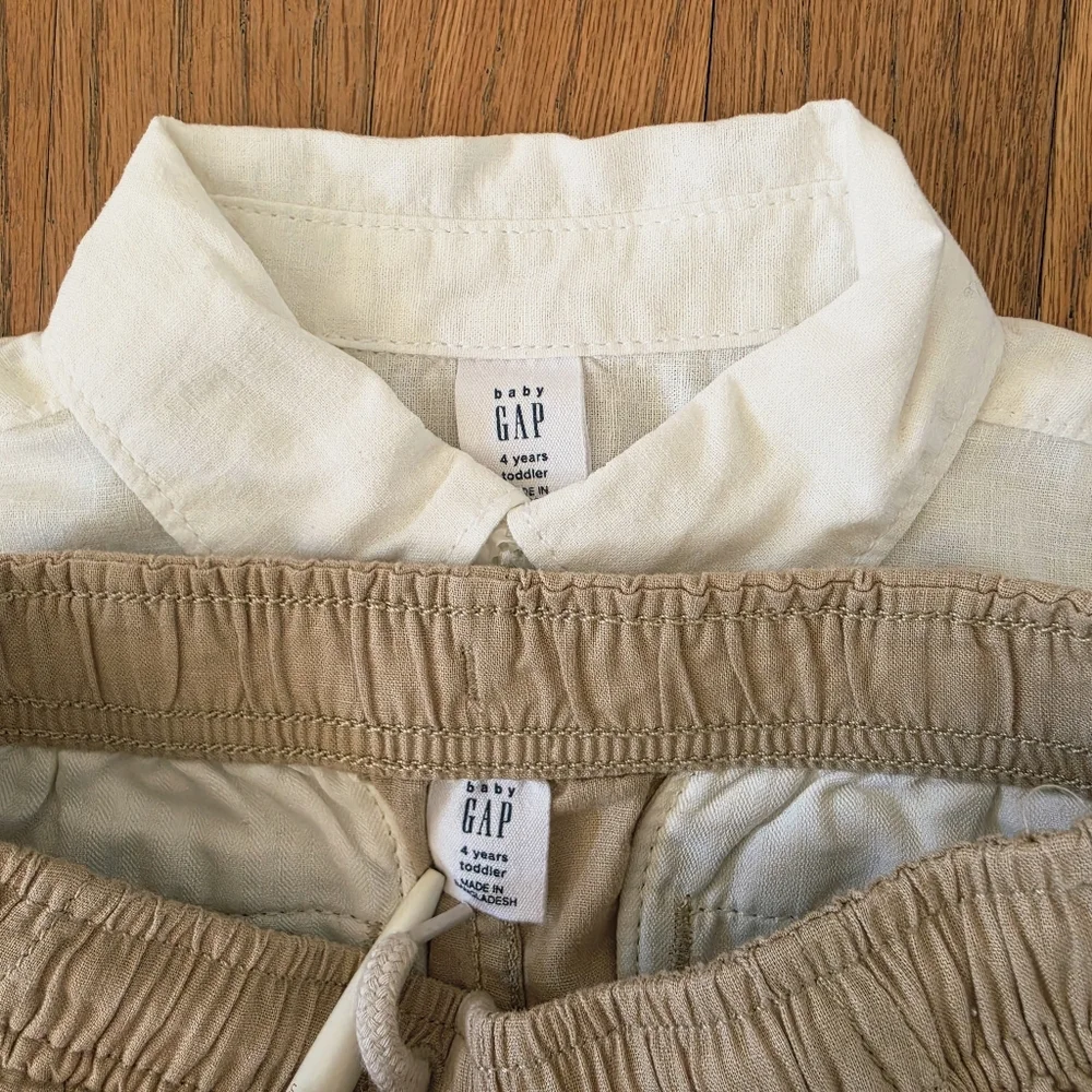 GAP Classic White Button-Down Shirt And Beige Pants Boys Size 4