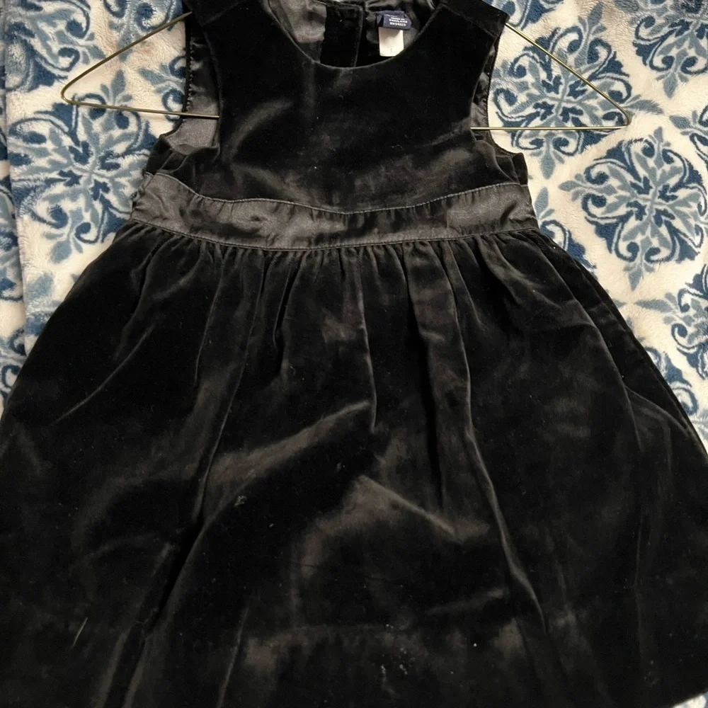 12 month Baby Girl Gap Black Holiday Fancy Dresses Black White Pink Lot of 2
