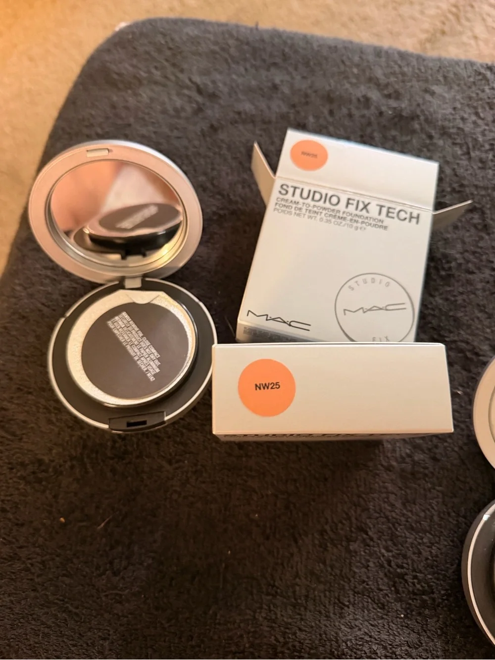 MAC Cosmetics Studio Fix Tech Cream-to-Powder Foundation - Medium Tan (NW25)
