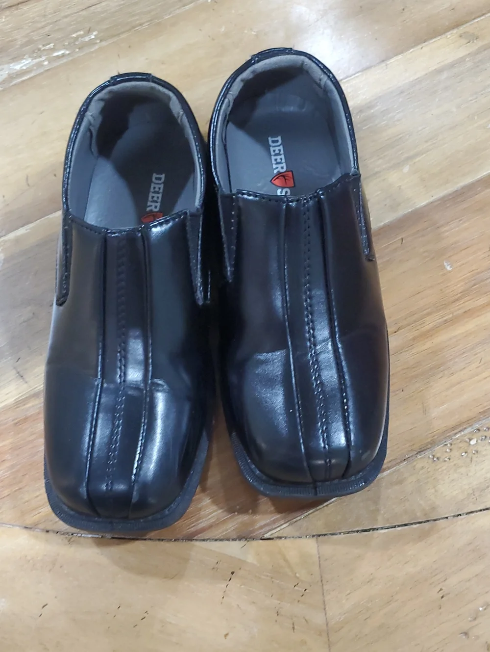 Deer Stags Little Kids Black Slip-On Dress Shoes. Size 12