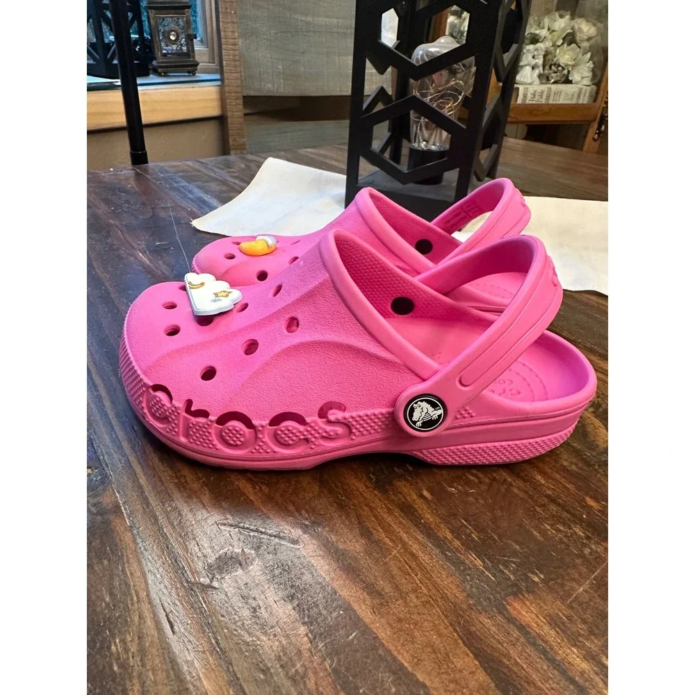 CROCS these vibrant