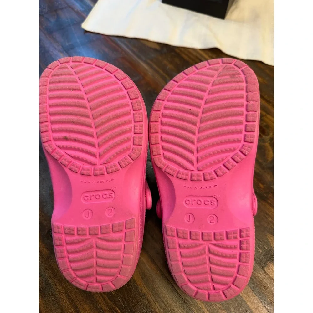 CROCS these vibrant