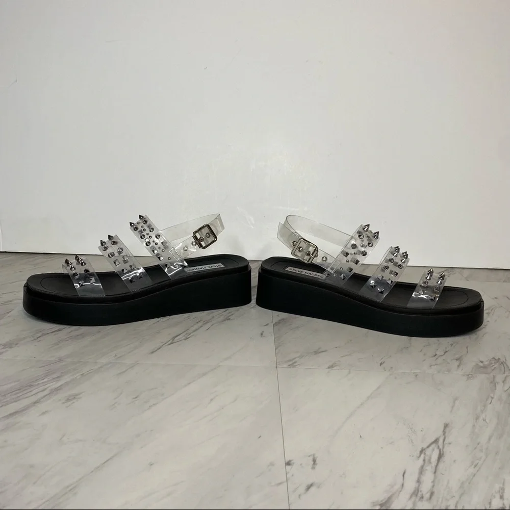 Steve Madden buckle toe