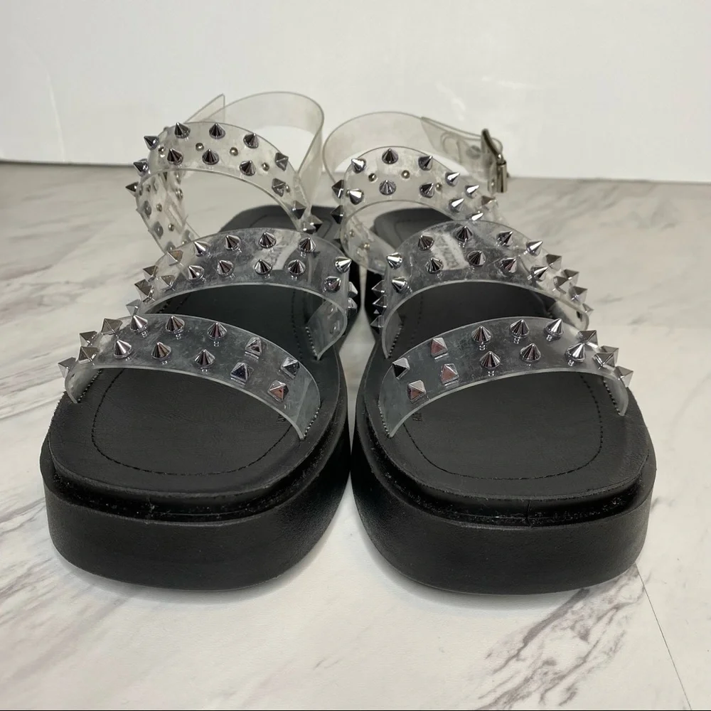 Steve Madden sandal different footbed