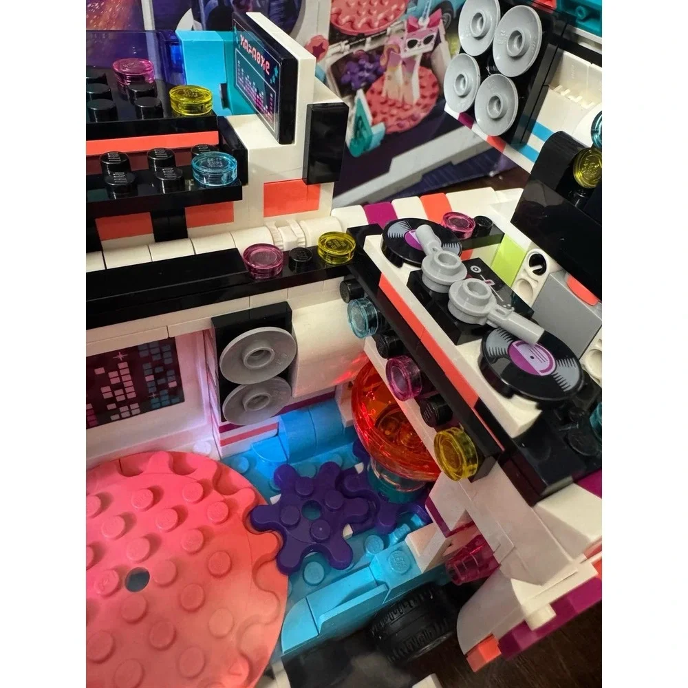 Lego movie pop