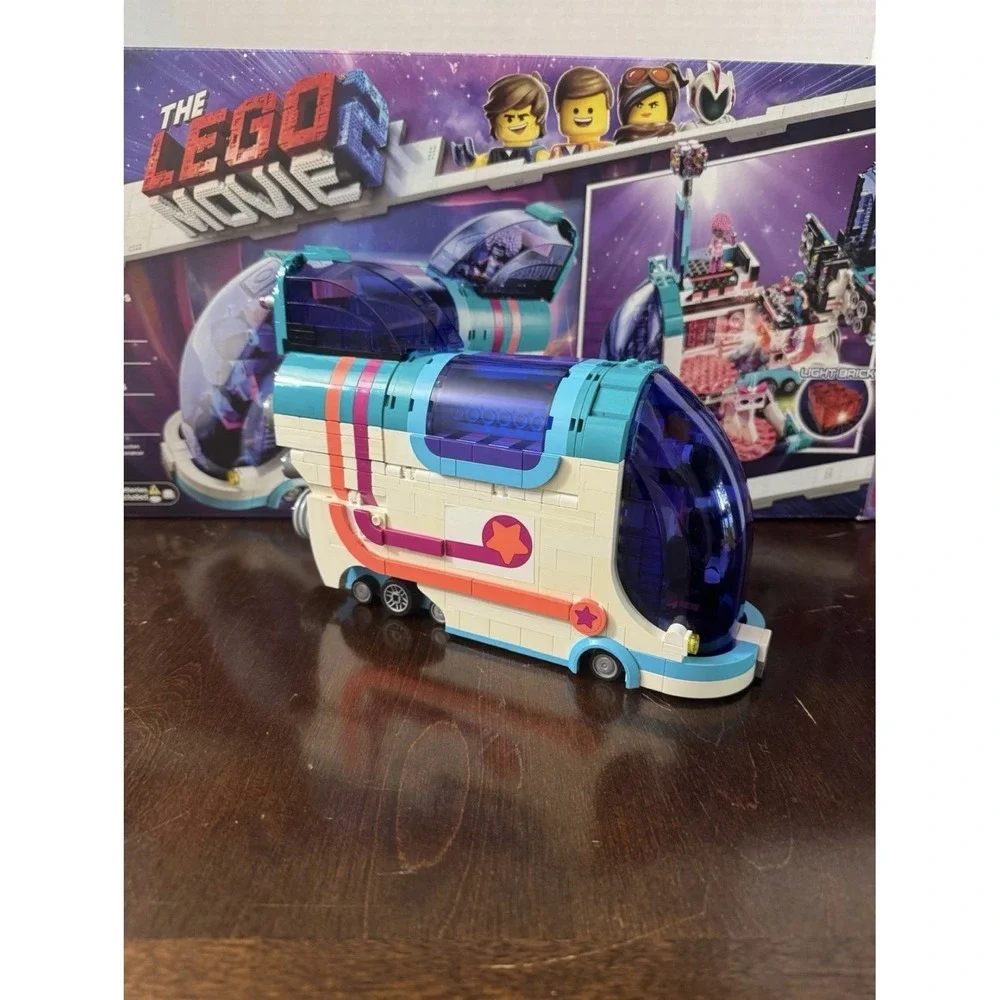 LEGO Movie 2 Pop-Up Party Bus 70828 Complete Set w/Minifigures & Box - No Manual
