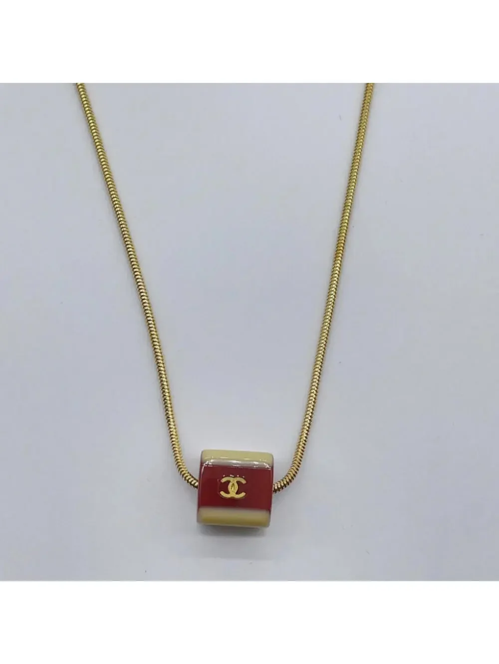 CHANEL red~~ chanel as box