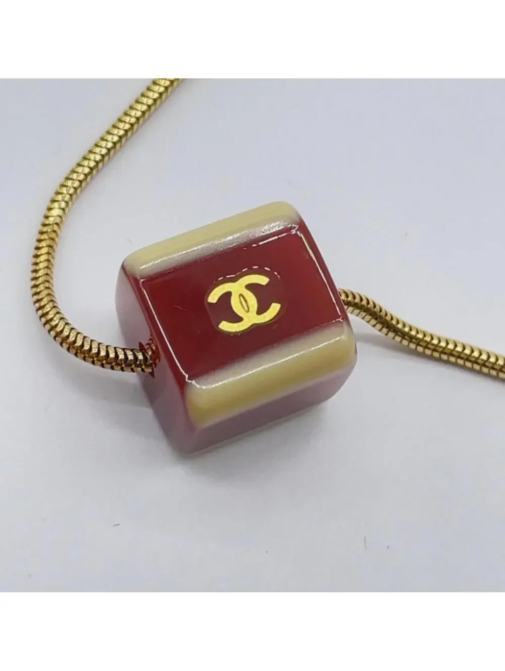 CHANEL this shown 62