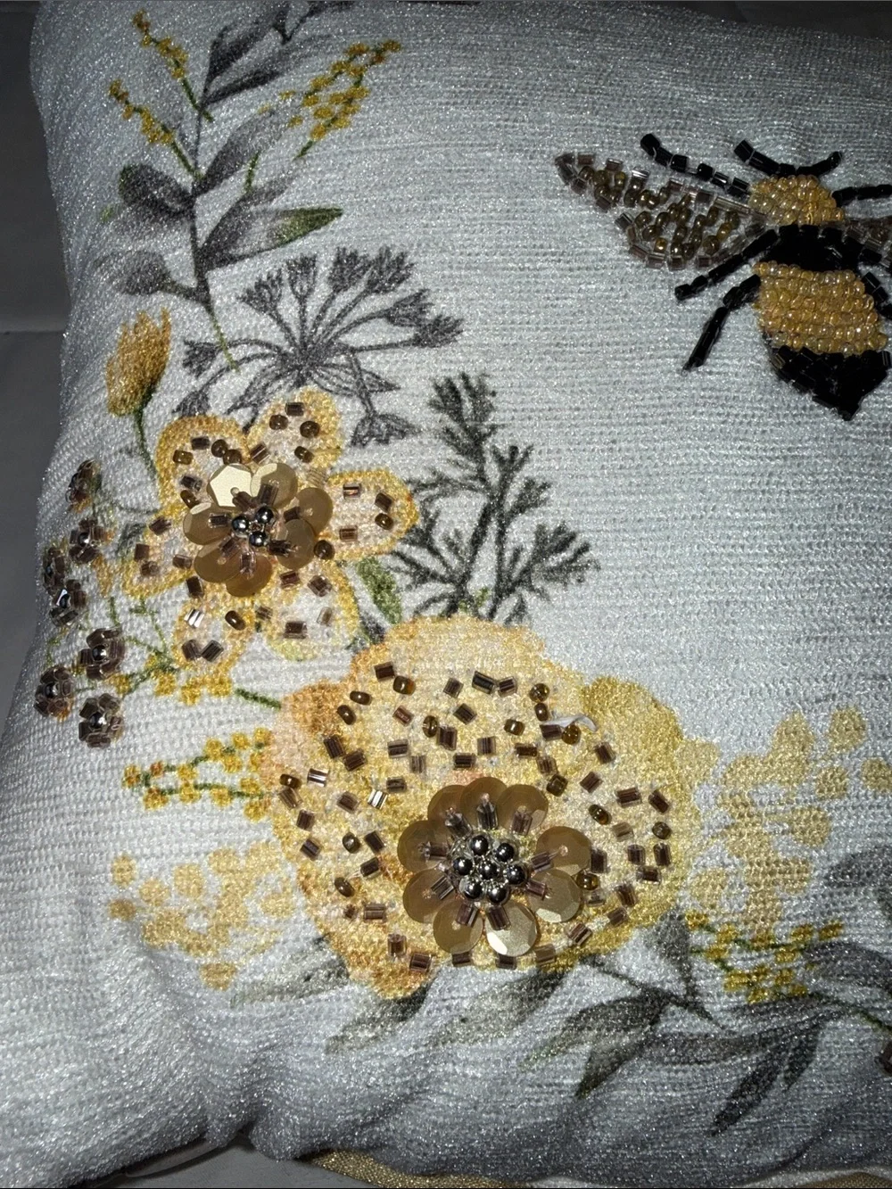 N/A elegant cream