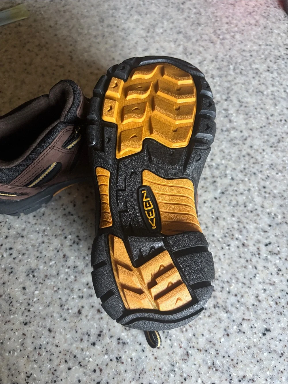 Keen Brown Leather Low-Cut Shoes with Yellow Accents