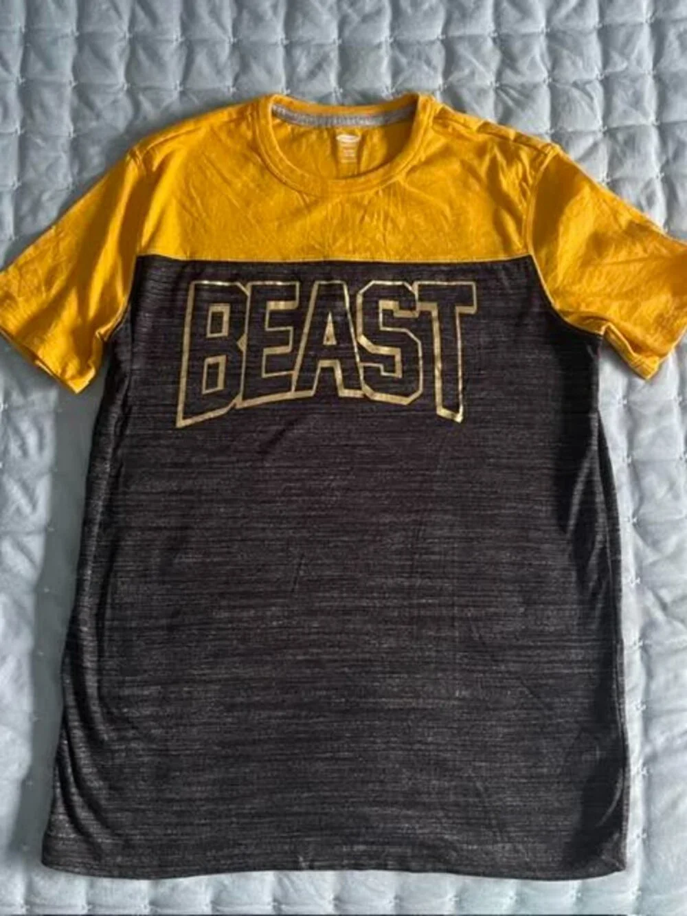 Graphic Football-Style Short Sleeve Tee for Boys Size XL/TG