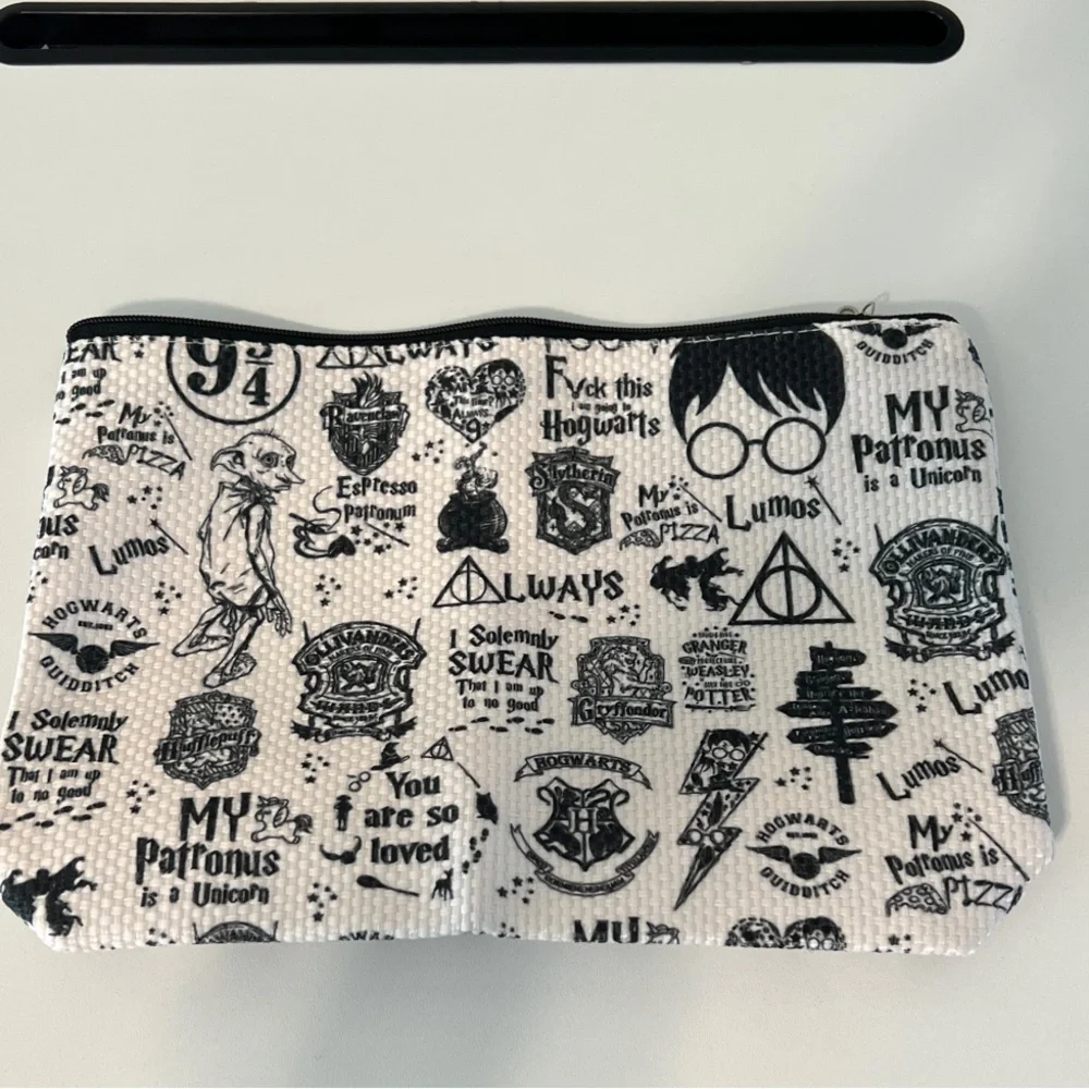 Harry Potter Themed Pouch -NWOT