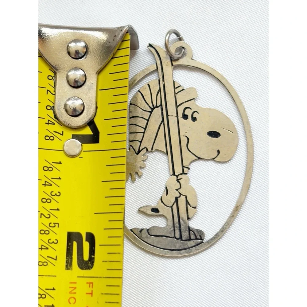 Aviva united snoopy skiing