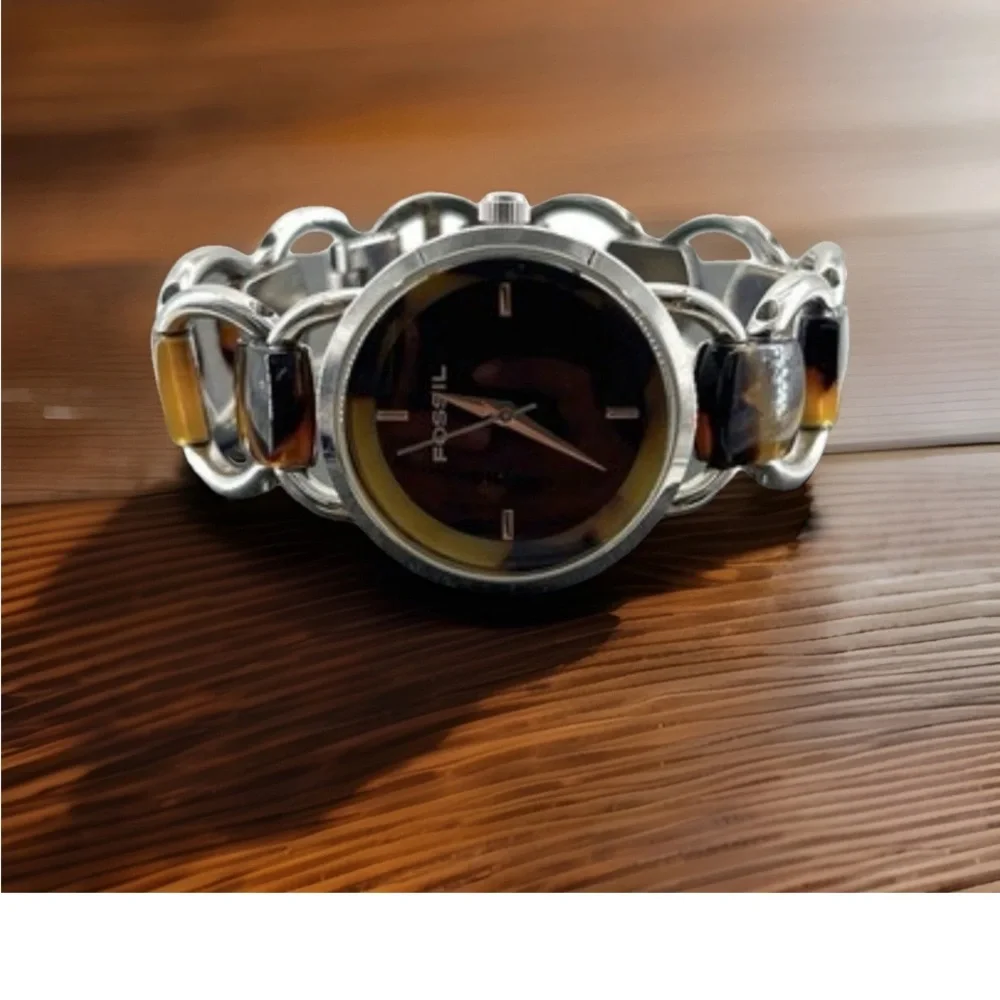 Fossil wristwatch featuring