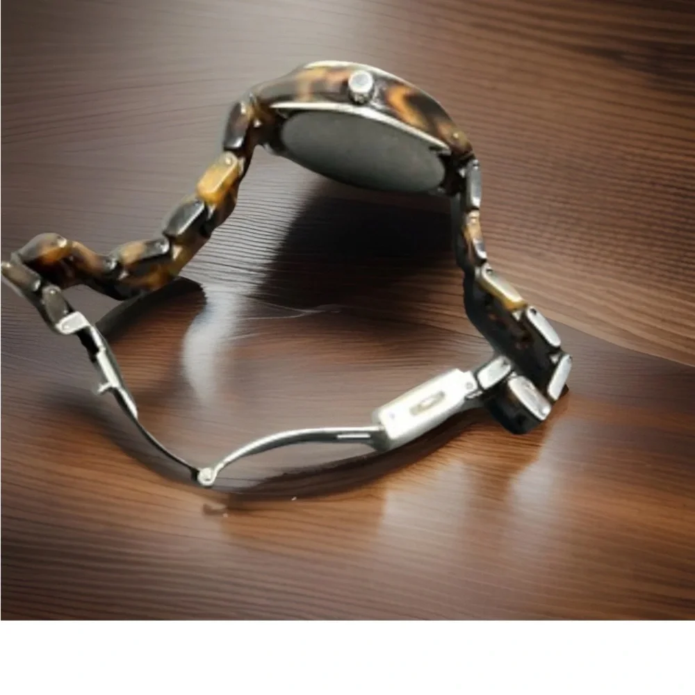 Fossil wristwatch featuring