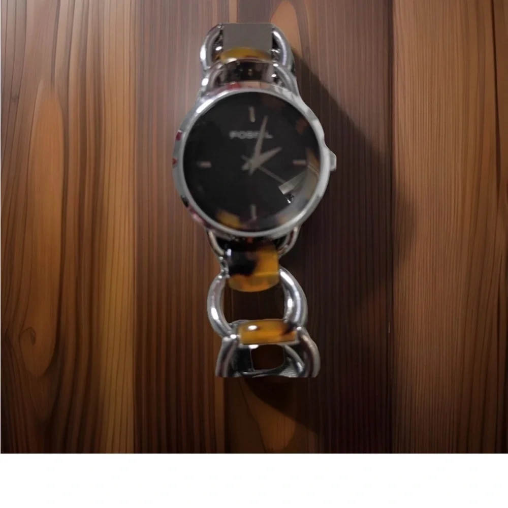 Fossil wristwatch featuring