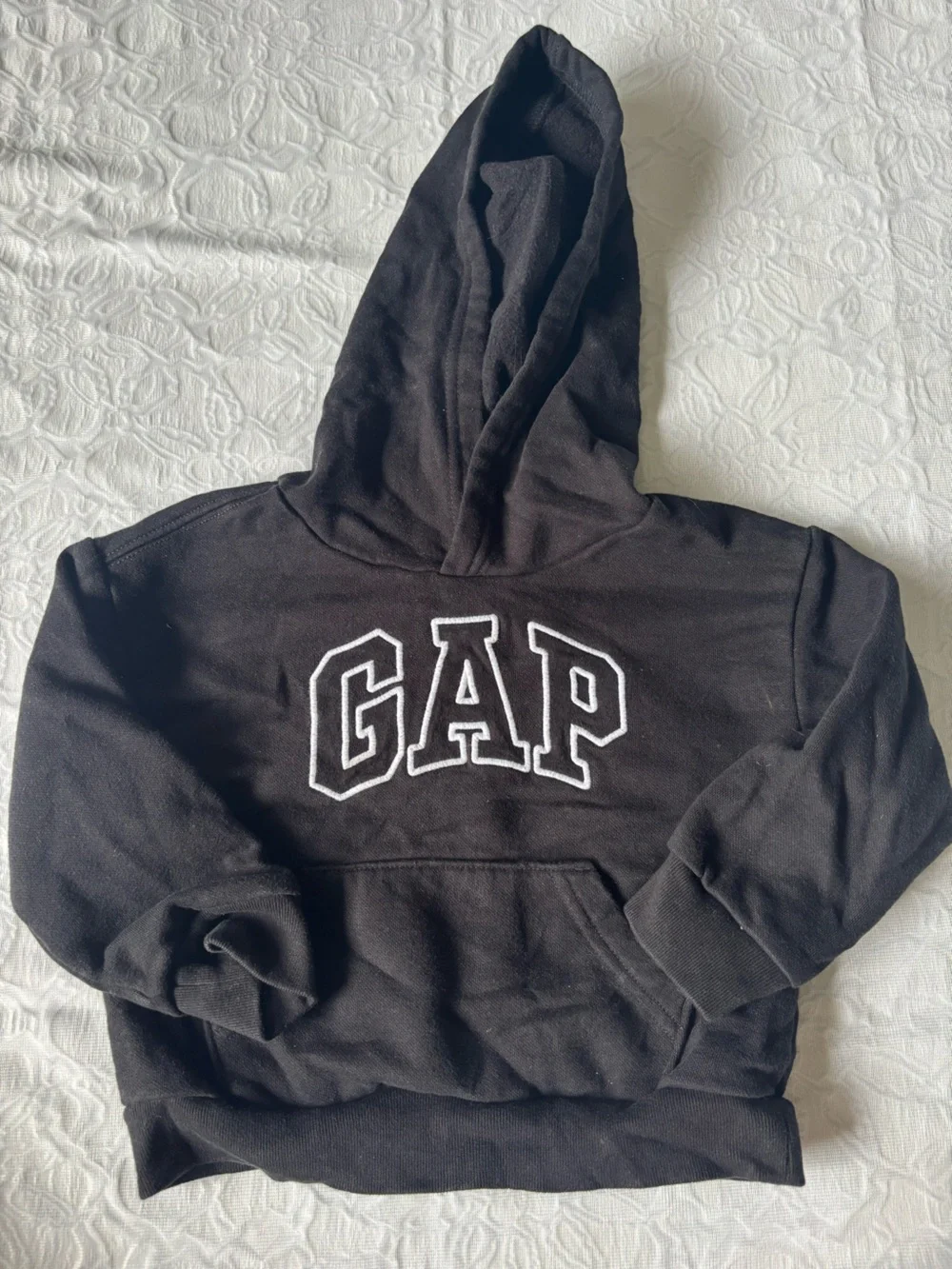 GAP Black Sweatshirt with White Tag Detail