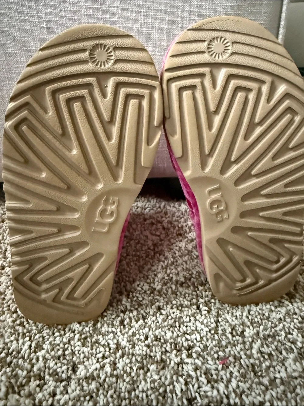 UGG classic mini