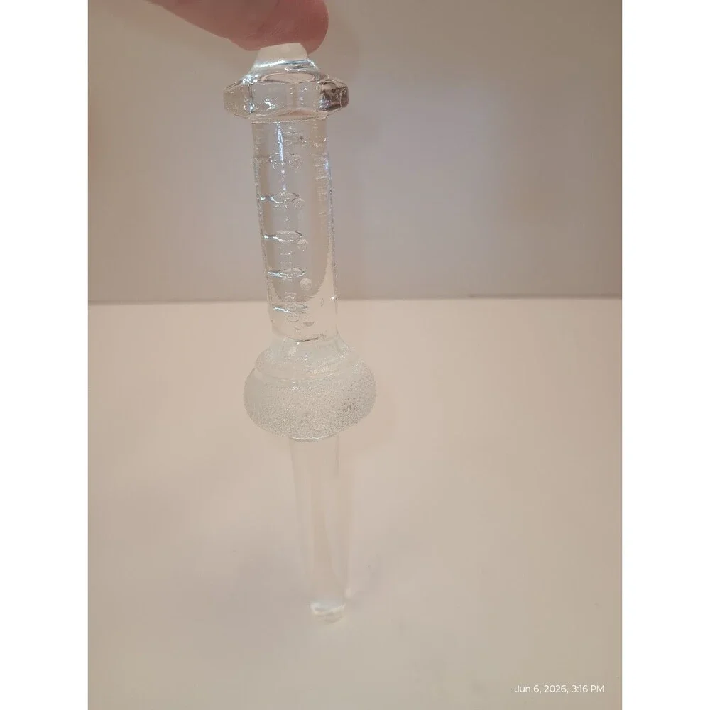 Unbranded clear glass