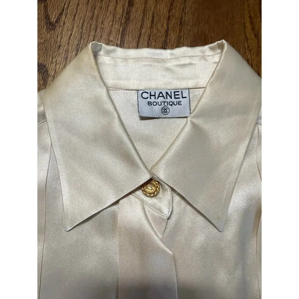 CHANEL need clean