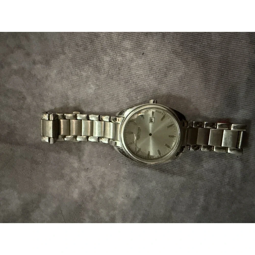 Kenneth Cole as