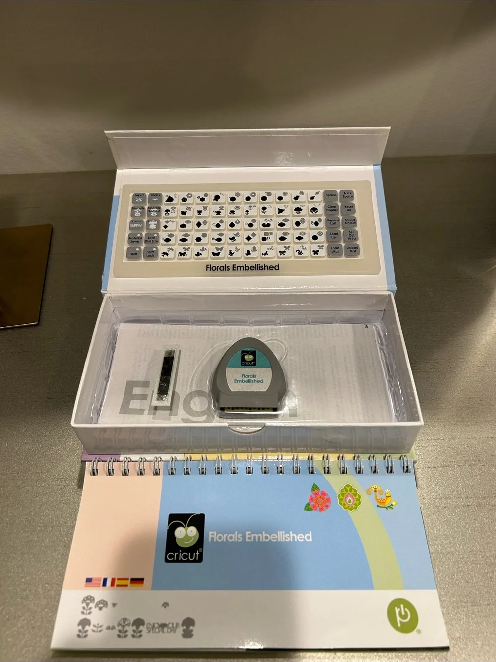 Cricut cartridge featuring