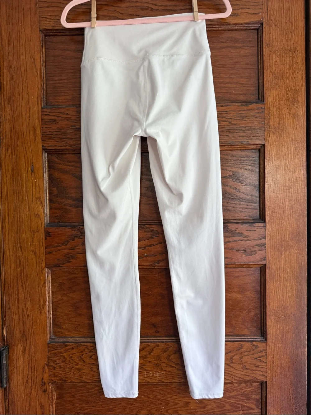 ALO Yoga 75% polyester