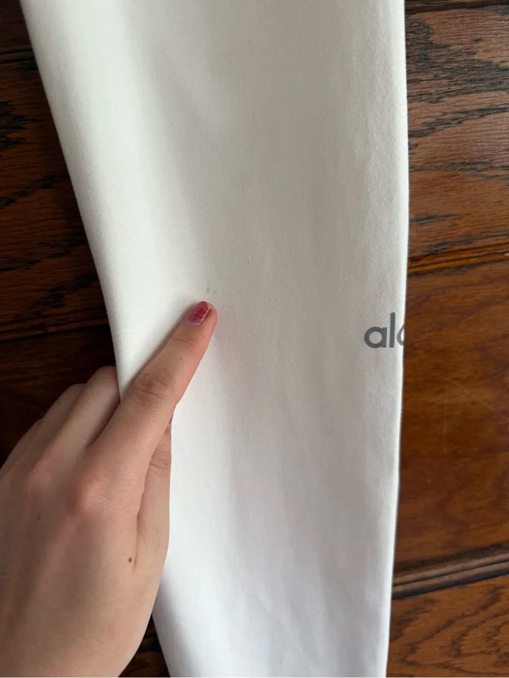 ALO Yoga 75% polyester