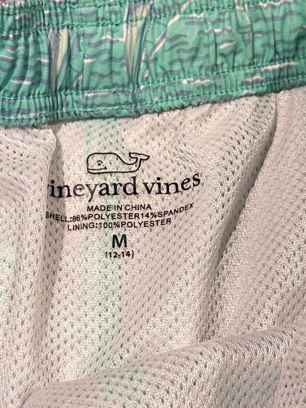 Vineyard Vines no stains