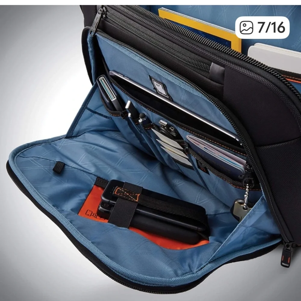 Samsonite durable rolling